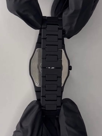 Black Minimalist Analog Wrist Aura Watch With Stainless Steel Strap And Butterfly Lock